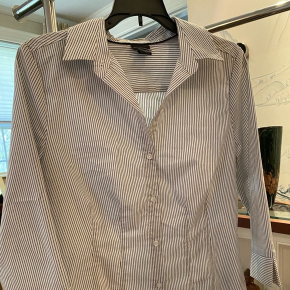 Covington NWT 3/4 Pinstripe Blouse - Picture 5 of 5